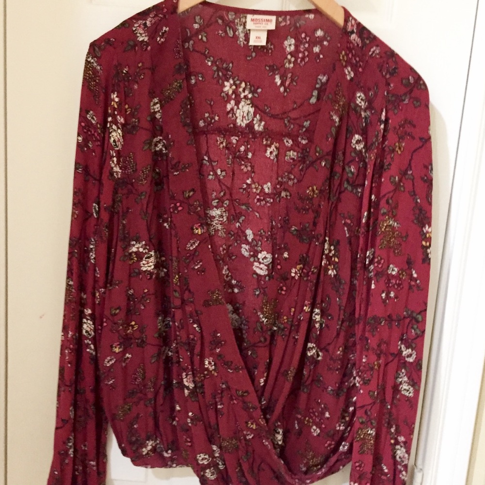 🌎SOLD🌎Deep Red Floral Print Blouse - Picture 1 of 6
